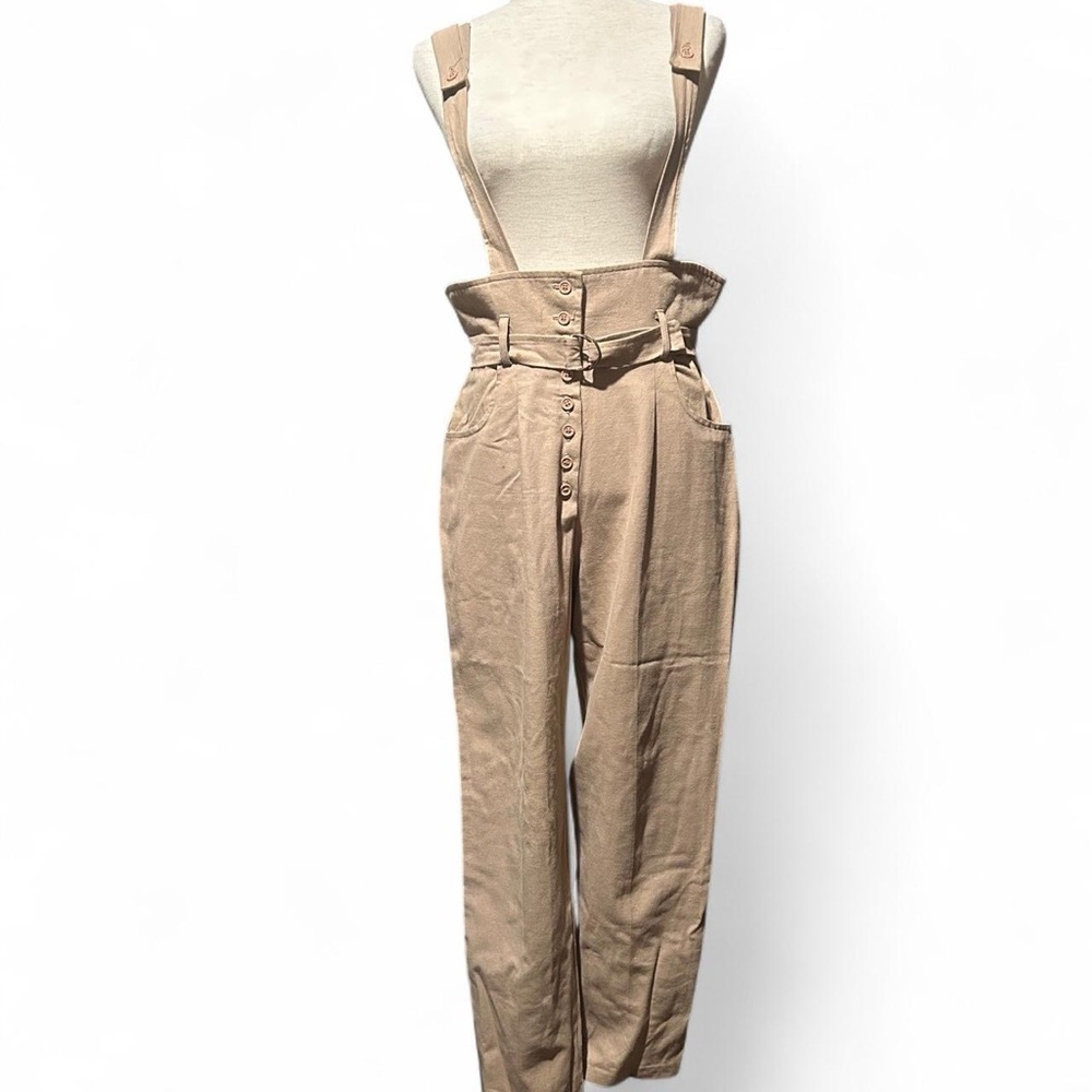 La Classe light Tan paperbag with suspenders pants